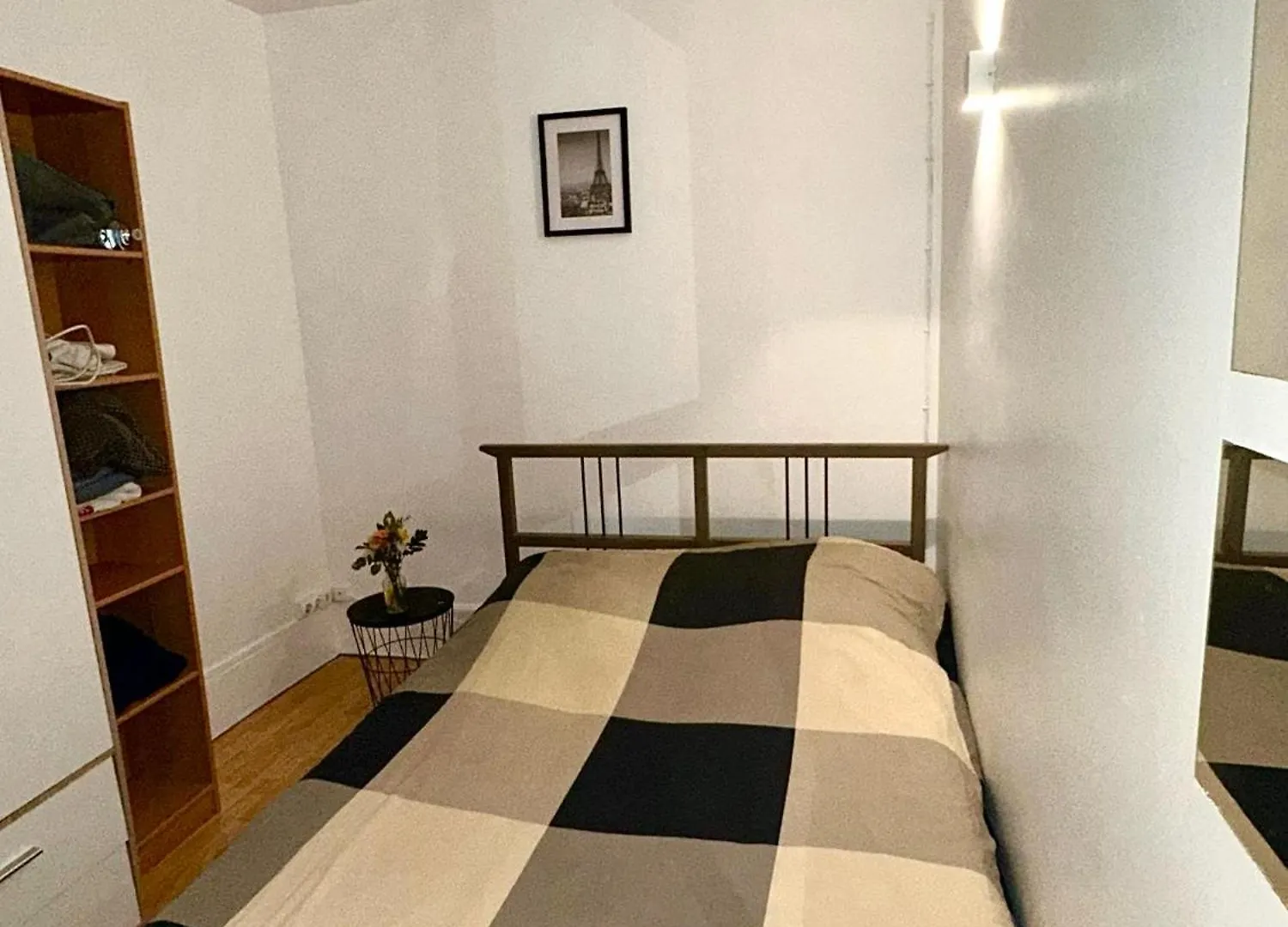Chambre Cosy Dans Appartement Partage 2 Pieces Proche Tour Eiffel Cozy Bedroom In A Shared 2-Room Apartment Near Eiffel Tower Paris France